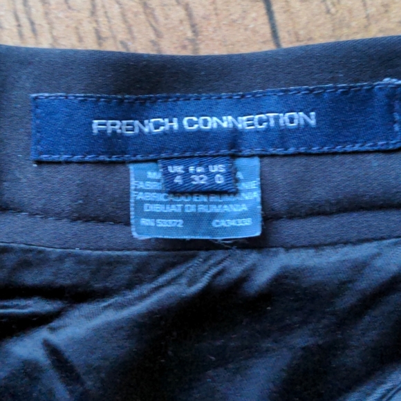 French Connection Mini Skirt in Size US0 - Picture 2 of 2